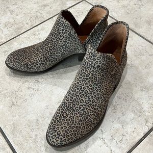 Lucky Brand leopard cheetah ankle boots size 8M 38 1/2. Leather Upper